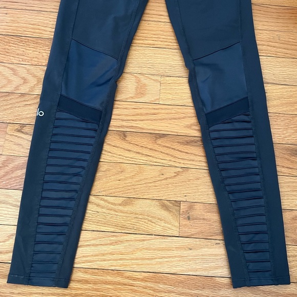 ALO Yoga Moto Legging, Full Length, Size Small - Picture 8 of 8
